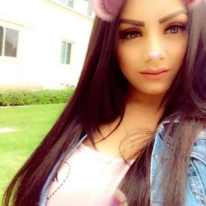 Meet your Posher, Julia